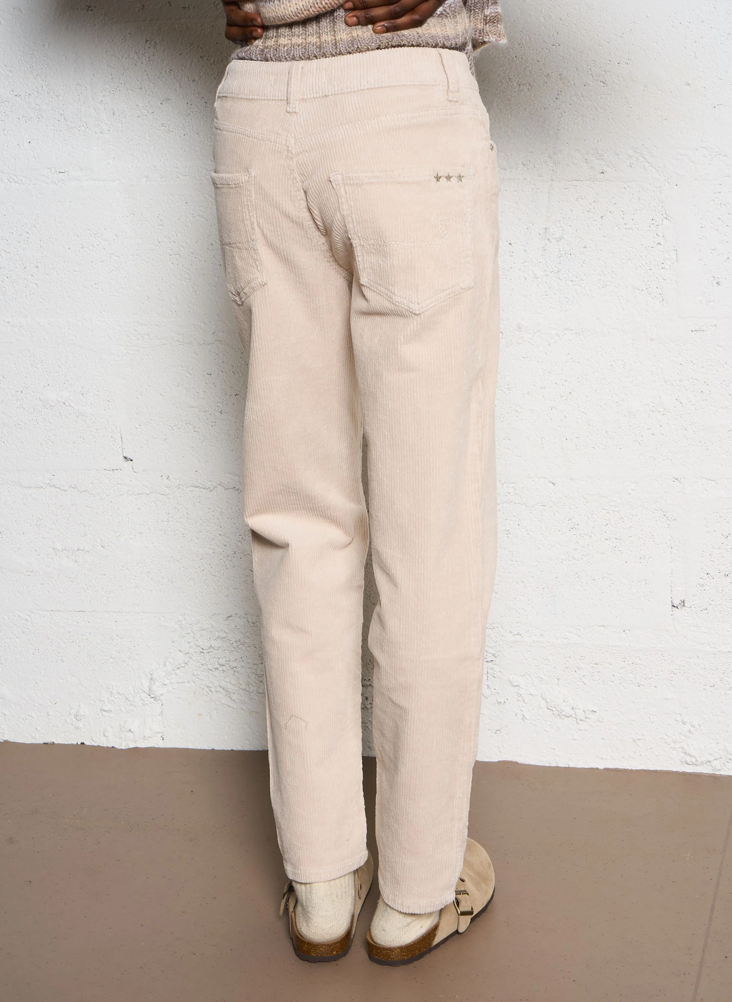 SUD EXPRESS PAVLINA  PANTALóN RECTO DE PANA DE ALGODóN ELáSTICO EN BEIGE