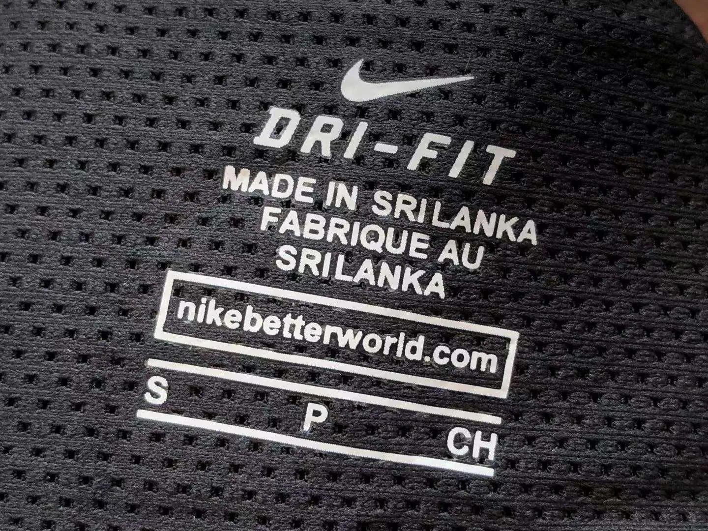 Top Nike – White & Black