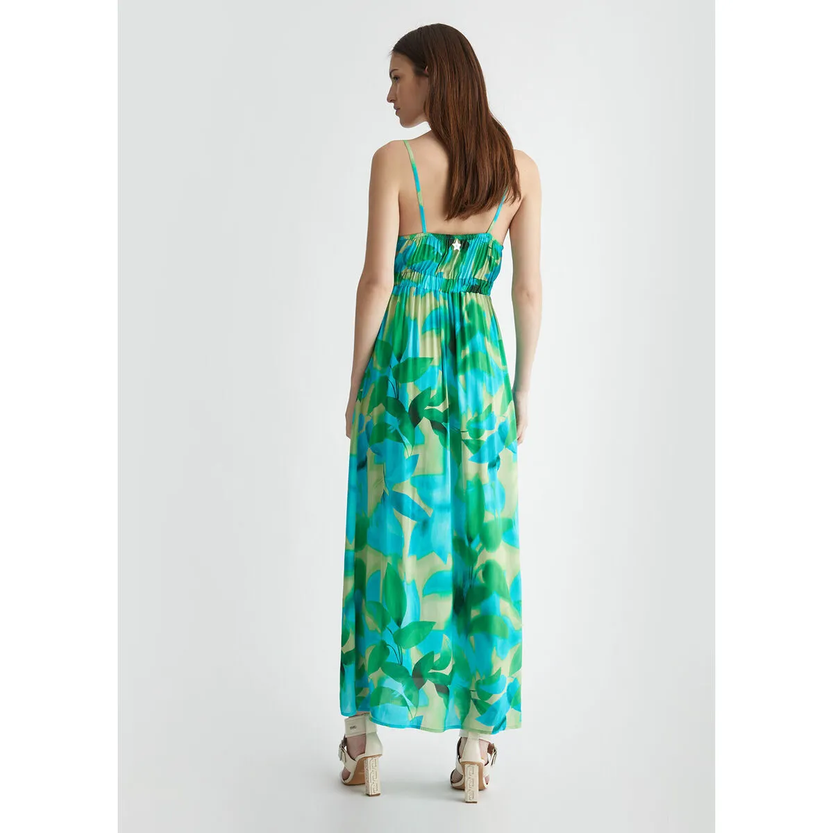 Vestido con estampado de follaje