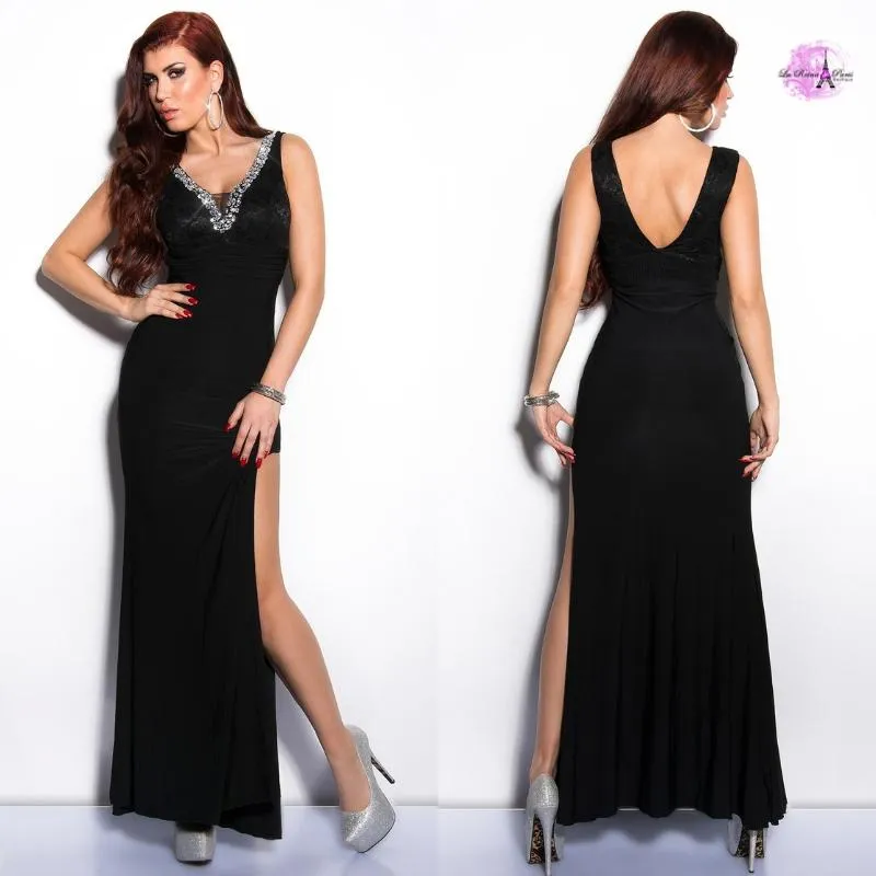 Vestido de noche con encaje y brillantes