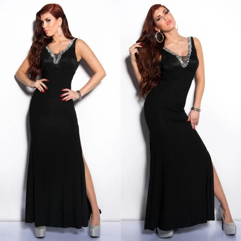 Vestido de noche con encaje y brillantes