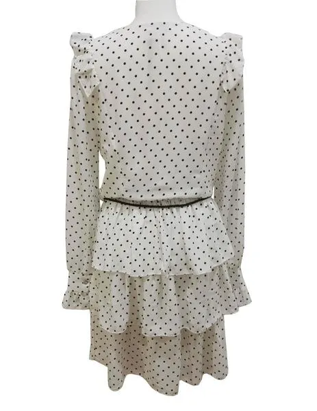 vestido en pico de  lunares con volantes