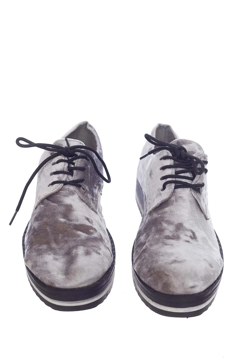 ZAPATOS COLOR GRIS  MP MARKETING PERSONAL