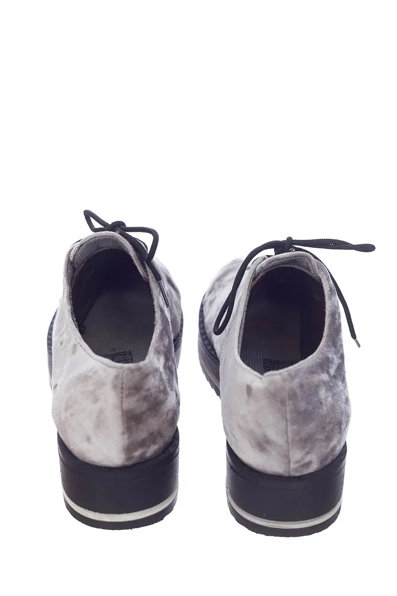 ZAPATOS COLOR GRIS  MP MARKETING PERSONAL