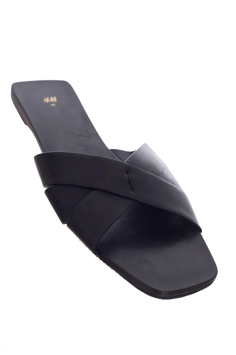 ZAPATOS COLOR NEGRO  H&AMP;M